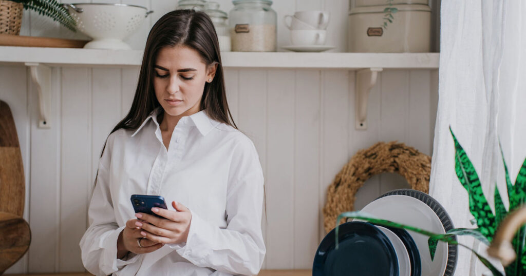 9 Relationship Red Flags According to a Matchmaker