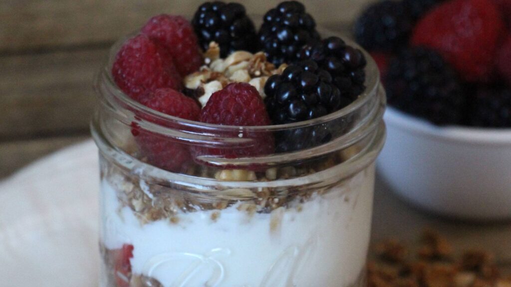 Healthy Fruit and Yogurt Parfait