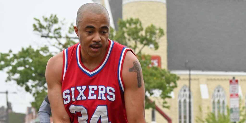 Runner Runs 10-Miler as Charles Barkley