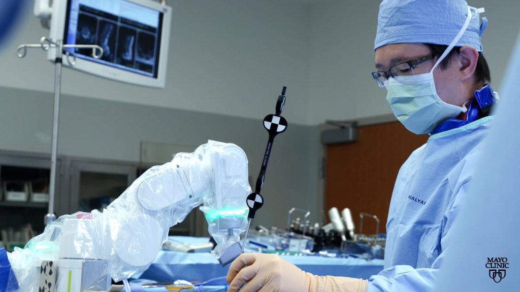 Mayo Clinic Minute: How awake spinal surgery benefits patients
