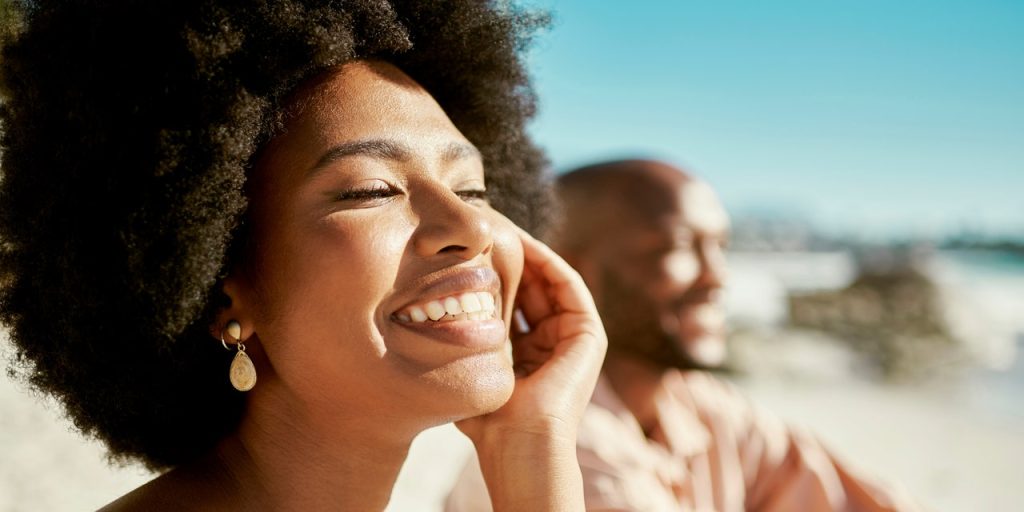 The Best Ways to Reapply Sunscreen Over Makeup, According to Dermatologists