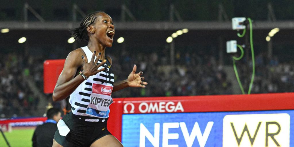 World Record! Faith Kipyegon Runs 3:49.11 for 1500 Meters