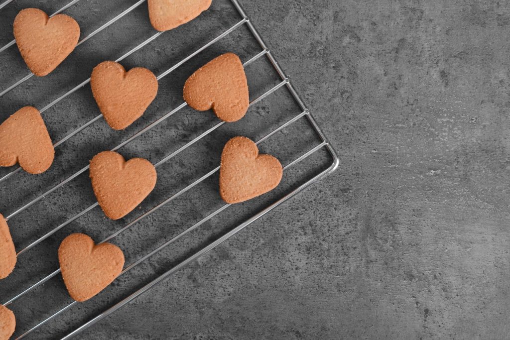 Choosing Baked Snacks Over Fried Snacks- HealthifyMe