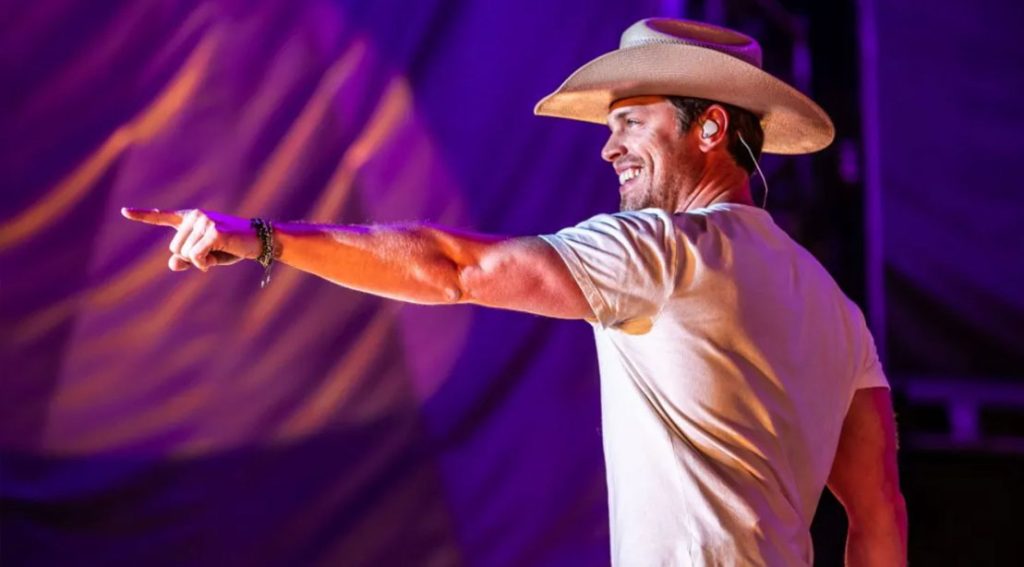 Dustin Lynch Is Physically and Musically Ready to Conquer the World