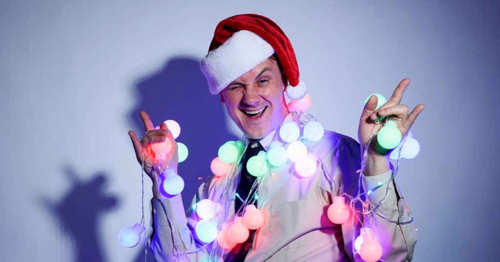 What To Do (And What Not To Do) At Your Office Holiday Party