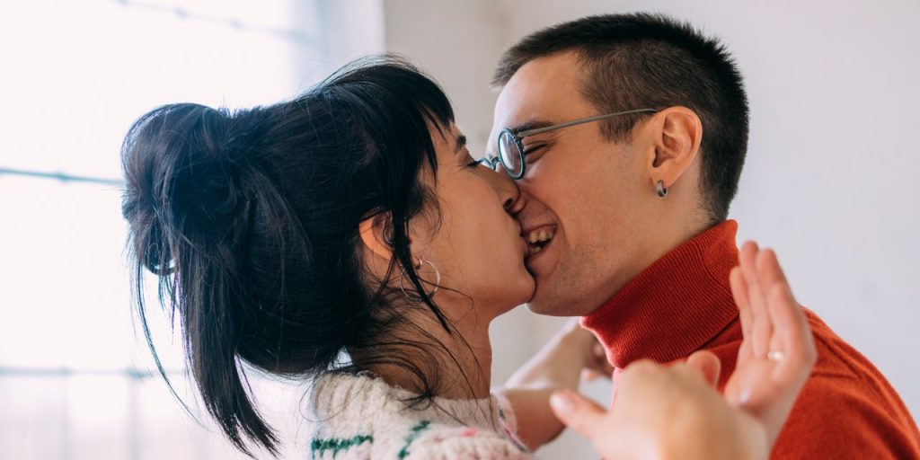 How to Be a Good Kisser: 9 Tips for Better Makeouts