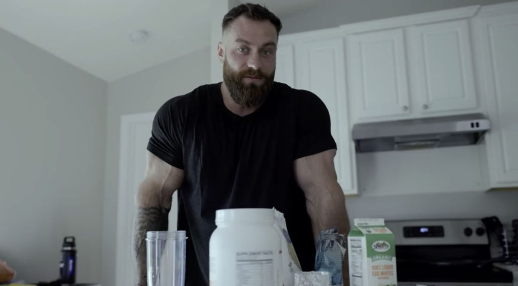 Chris Bumstead's Meal Plan For Bulking In the Off-Season