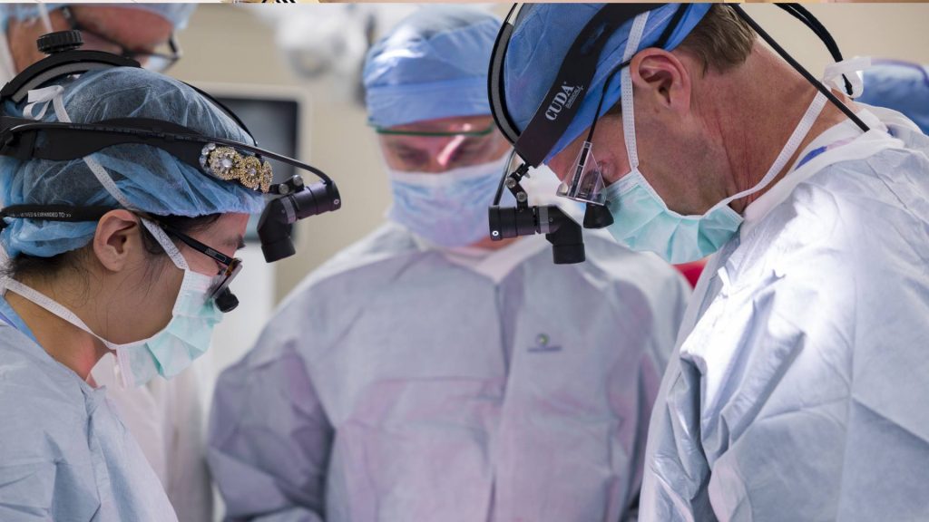 Teamwork and research play a key role in Mayo Clinic’s first larynx transplant Surgeons at Mayo Clinic in Arizona perform the first total larynx transplant in a patient with cancer as part of a clinical trial.