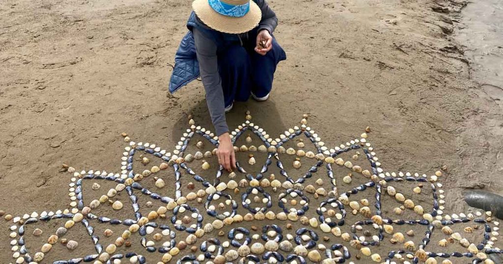 This Family Is Inspiring Others With Their Beach Artwork