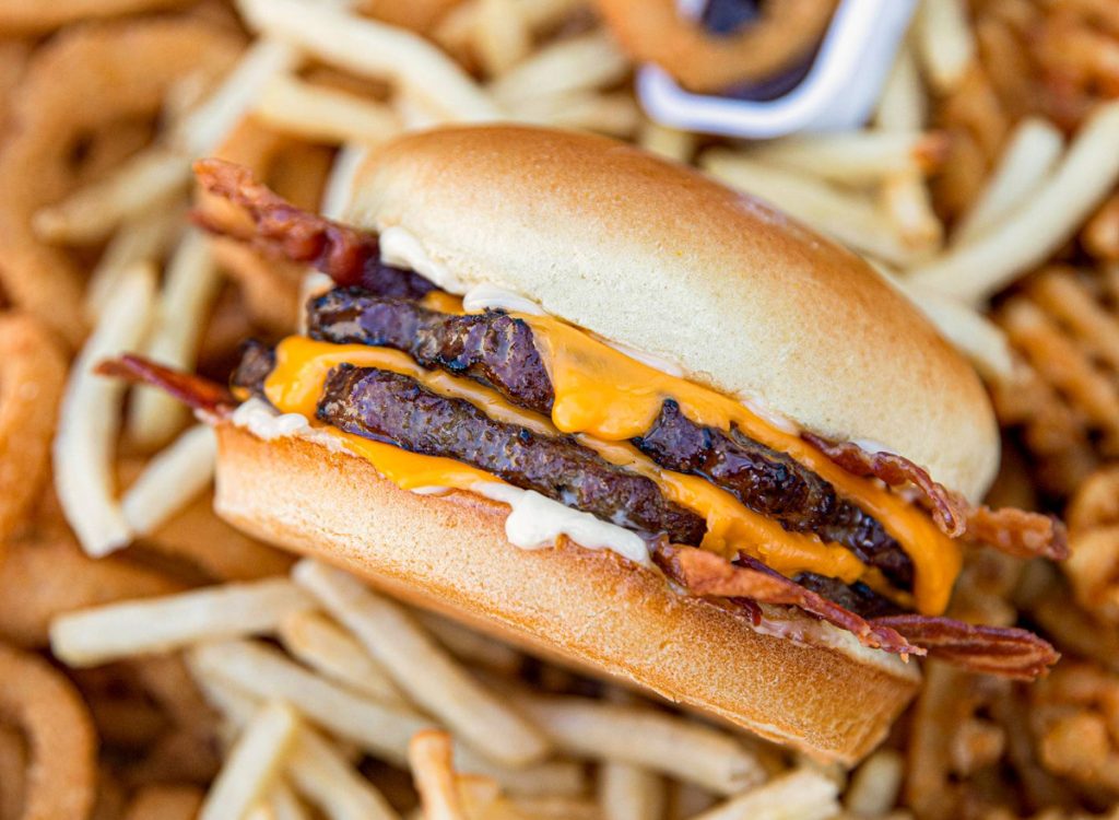 6 Fast-Food Chains That Actually Grill Their Burgers 6 Fast-Food Chains That Actually Grill Their Burgers