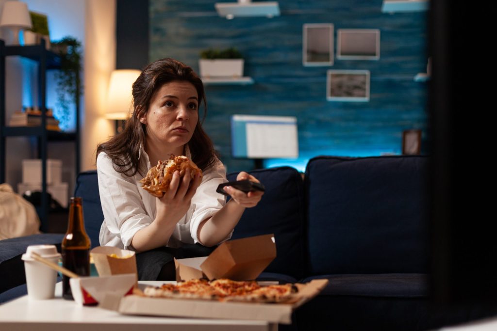 This Might Be Why You Can’t Stop Binge Eating at Night Fit Bottomed Girls