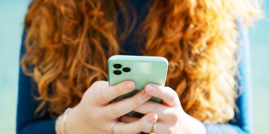 3 Negative Mental Health Effects of Online Shopping, According to Psychologists 3 Negative Mental Health Effects of Online Shopping, According to Psychologists