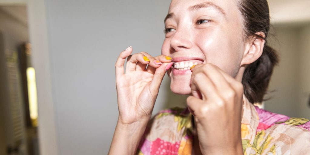 Want to Live Longer? Start Flossing Your Teeth