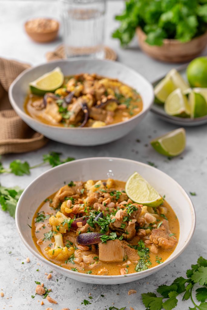 Low carb chicken massaman curry Low carb chicken massaman curry